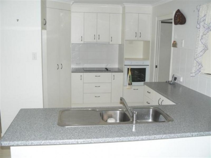 4 Pembridge Cct, Urraween QLD 4655