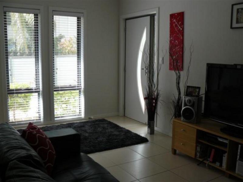 Unit 2, 185 Torquay Road, Scarness QLD 4655