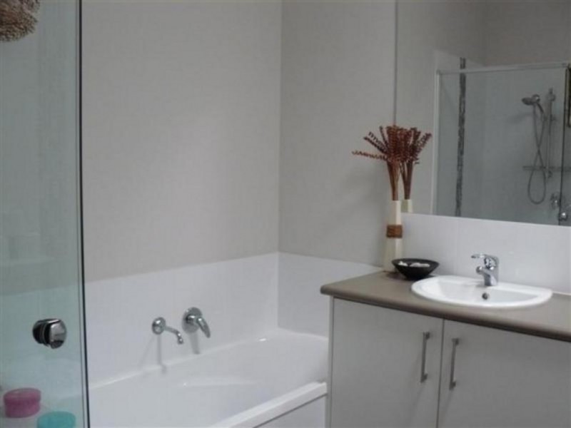 Unit 2, 185 Torquay Road, Scarness QLD 4655