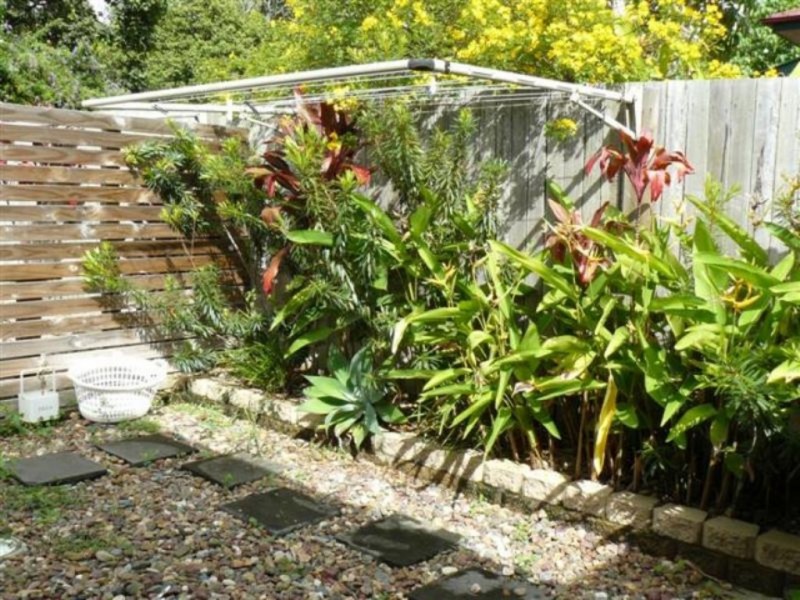 Unit 2, 185 Torquay Road, Scarness QLD 4655