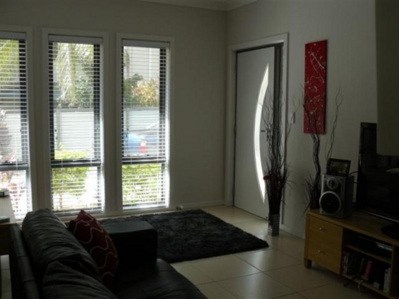 Unit 2, 185 Torquay Road, Scarness QLD 4655