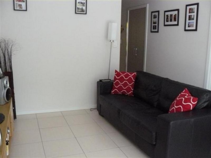 Unit 2, 185 Torquay Road, Scarness QLD 4655