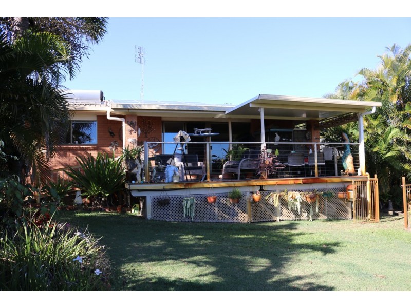 8 North Point Court, Dundowran QLD 4655