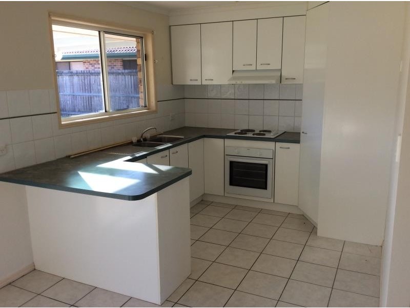 1 Chanak Close, Point Vernon QLD 4655