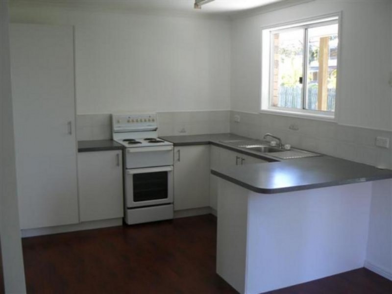 82 Drummond Street, Urangan QLD 4655