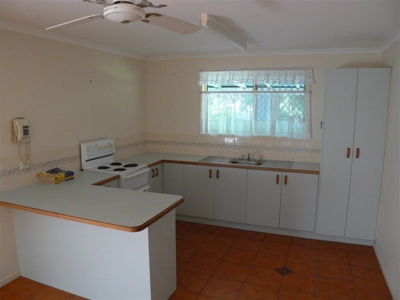 15 Shelley St, Scarness QLD 4655