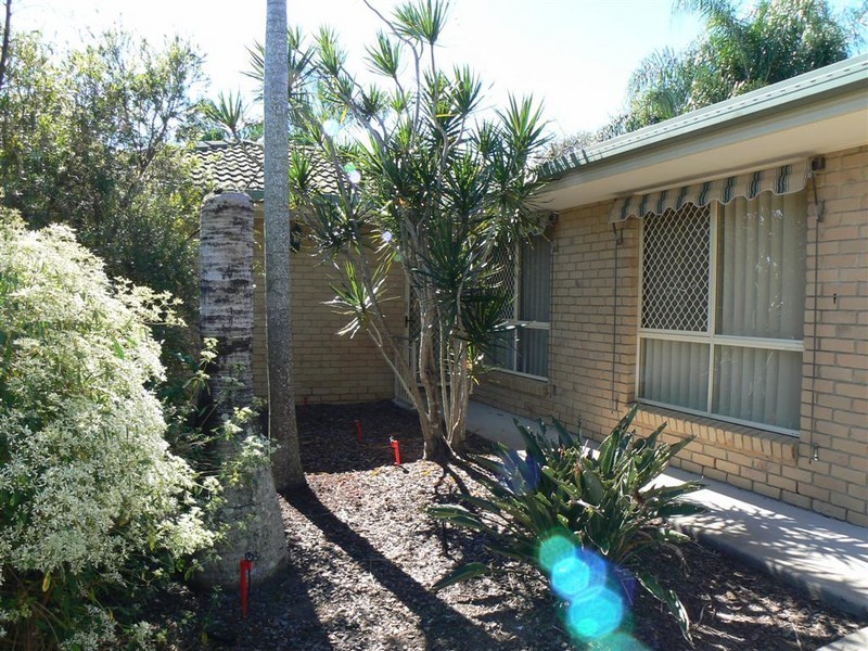 15 Shelley St, Scarness QLD 4655