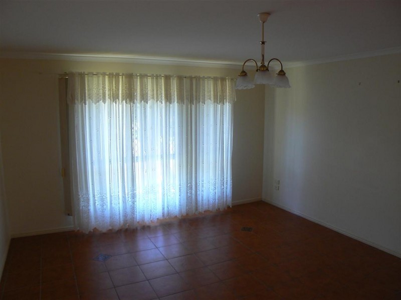 15 Shelley St, Scarness QLD 4655