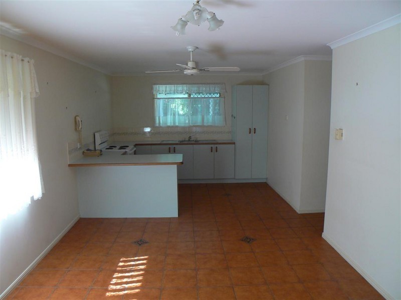 15 Shelley St, Scarness QLD 4655