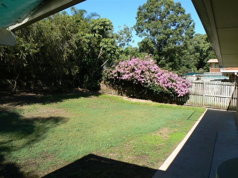 15 Shelley St, Scarness QLD 4655