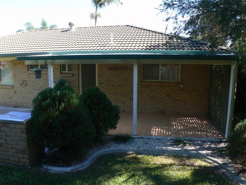 15 Shelley St, Scarness QLD 4655