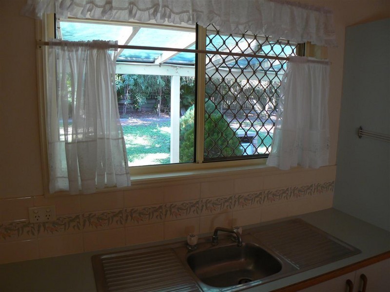 15 Shelley St, Scarness QLD 4655