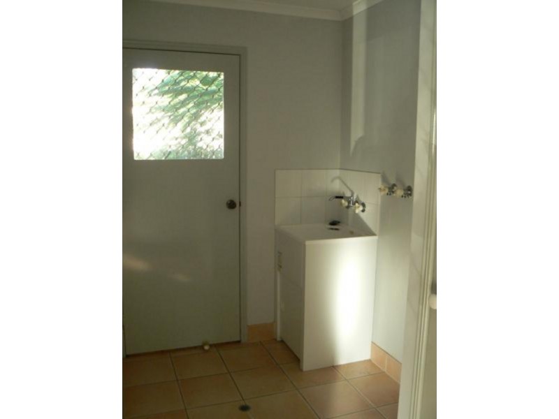 214 Torquay Tce, Torquay QLD 4655