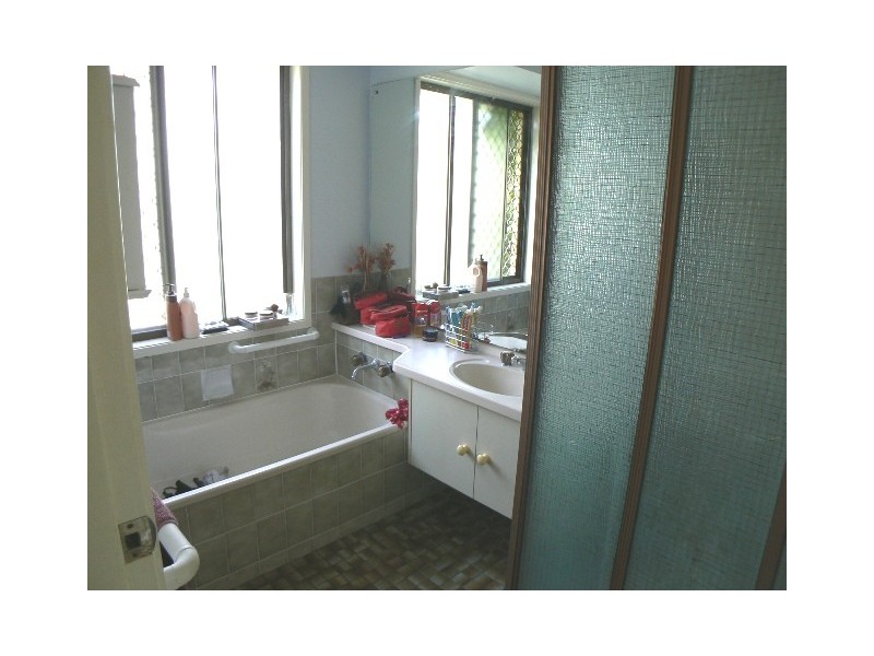 106 Corser St, Point Vernon QLD 4655