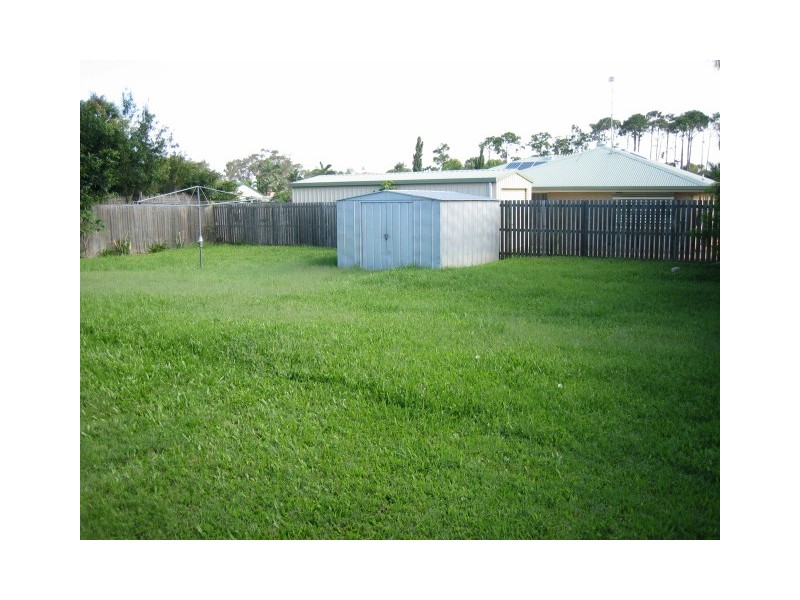 106 Corser St, Point Vernon QLD 4655