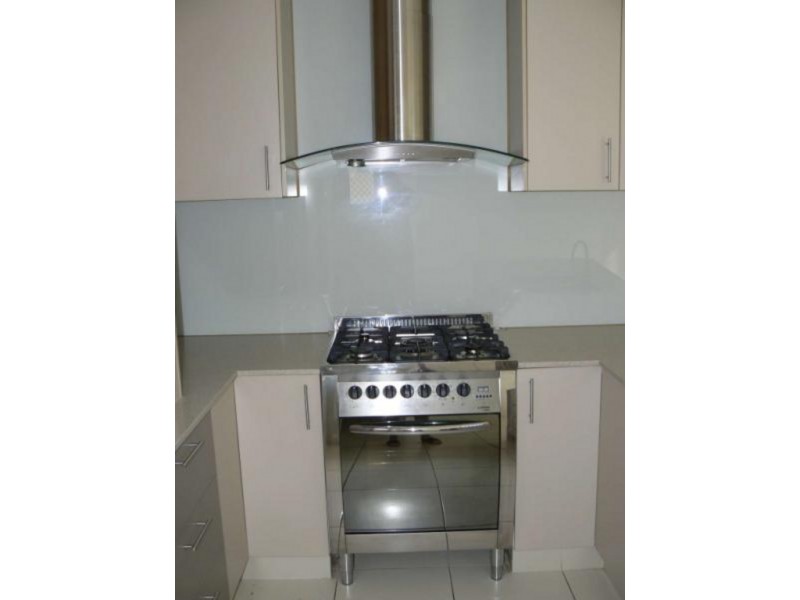 Unit 1, 8 Hervey Street, Scarness QLD 4655