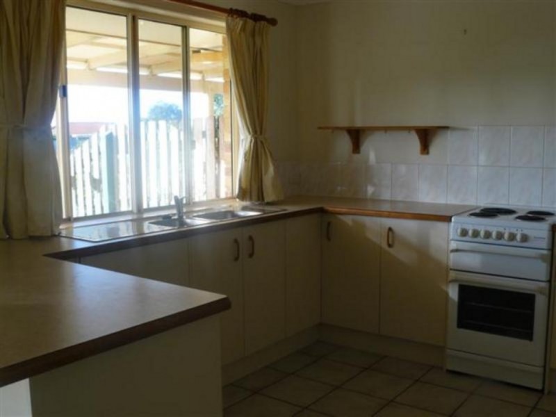 2/119 North, Point Vernon QLD 4655