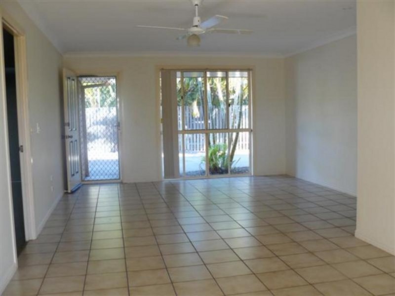 2/119 North, Point Vernon QLD 4655
