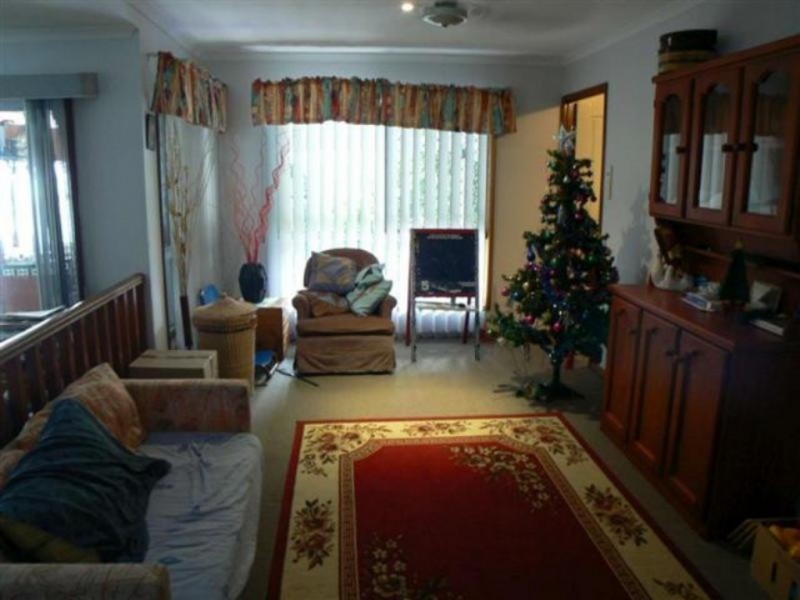 8 Parkway Drive, Scarness QLD 4655