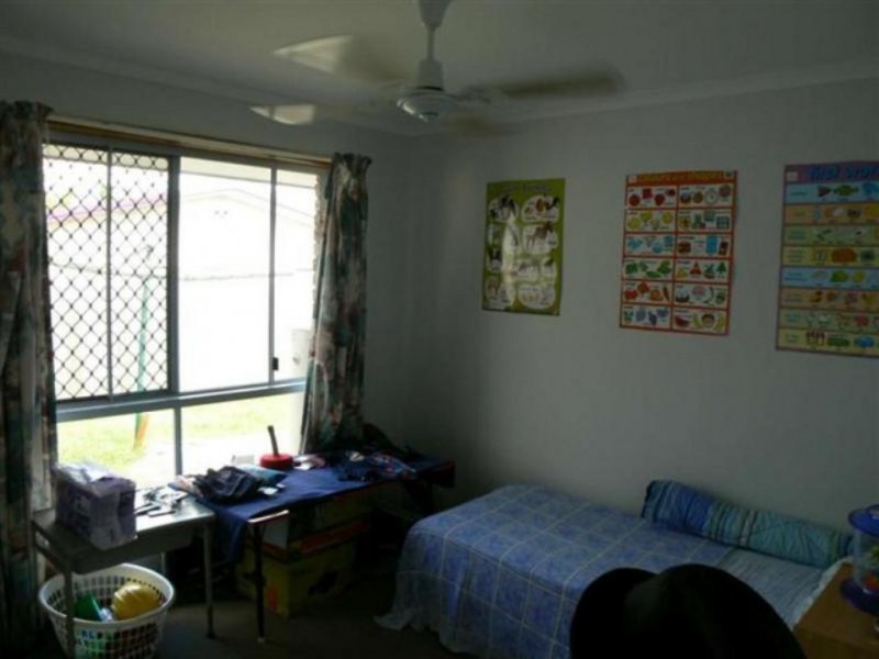 8 Parkway Drive, Scarness QLD 4655