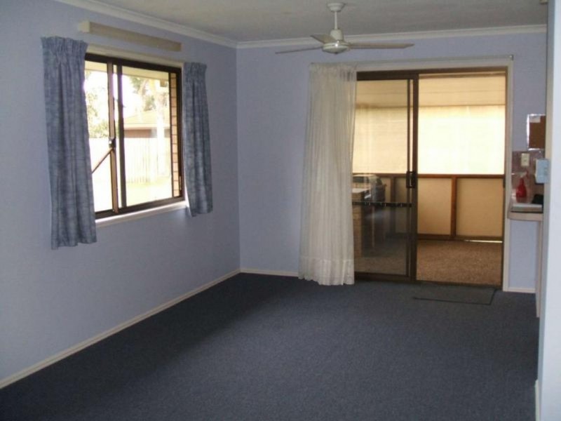 37 Michelle Drive, Point Vernon QLD 4655