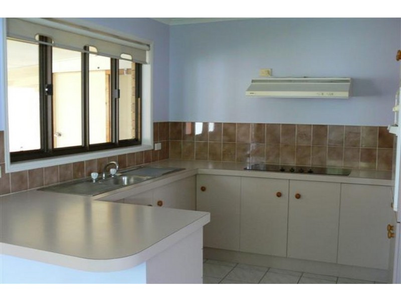 37 Michelle Drive, Point Vernon QLD 4655