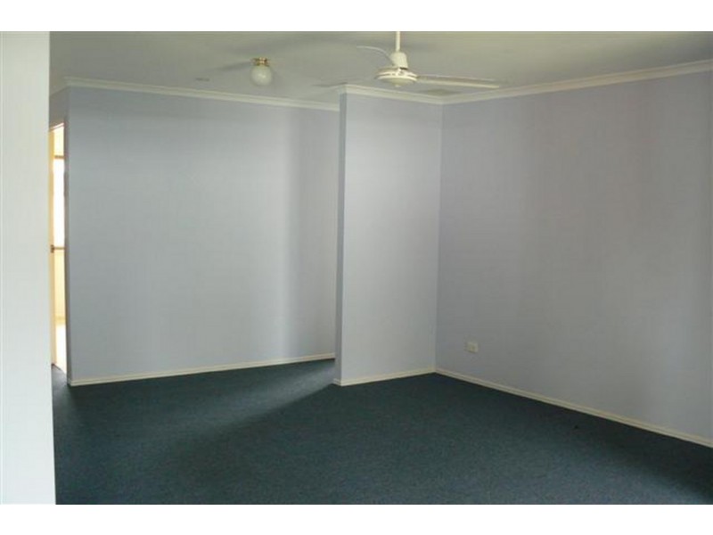 37 Michelle Drive, Point Vernon QLD 4655