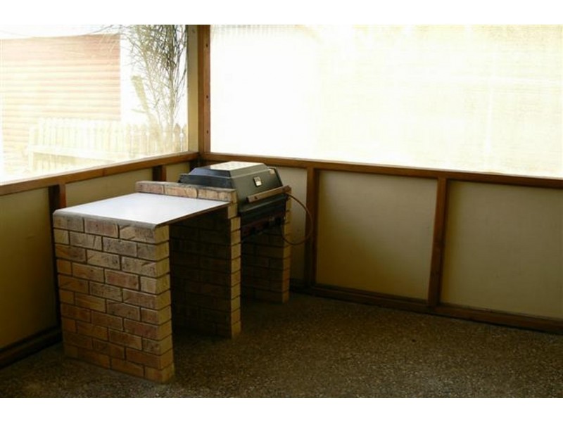 37 Michelle Drive, Point Vernon QLD 4655