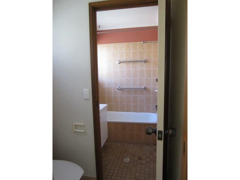 4/82 Miller Street, Urangan QLD 4655