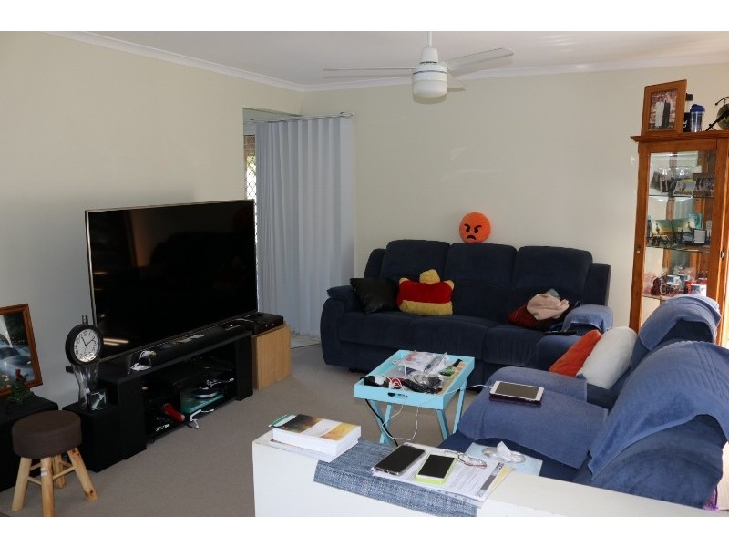 25 Vicki Parade, Torquay QLD 4655