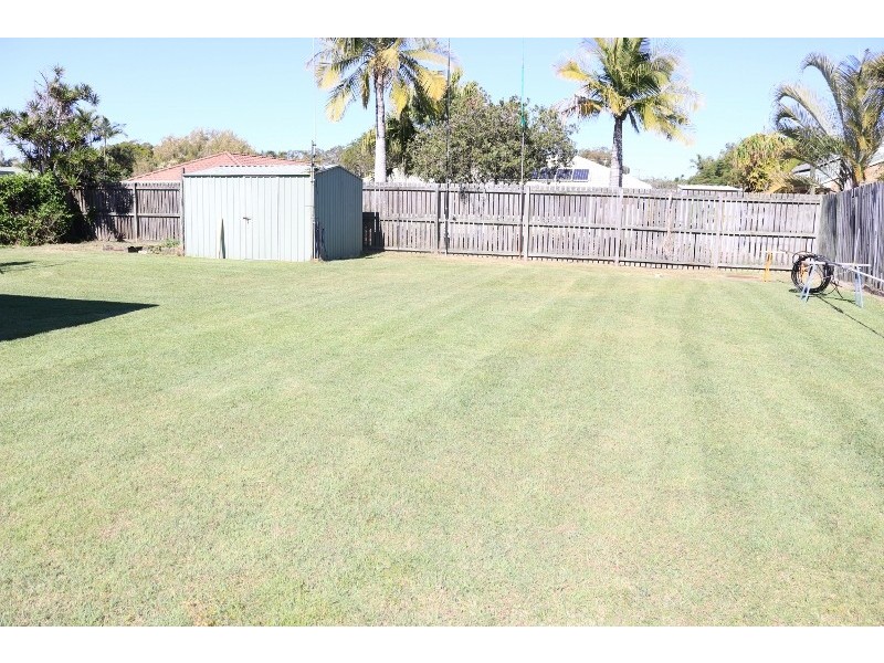 25 Vicki Parade, Torquay QLD 4655