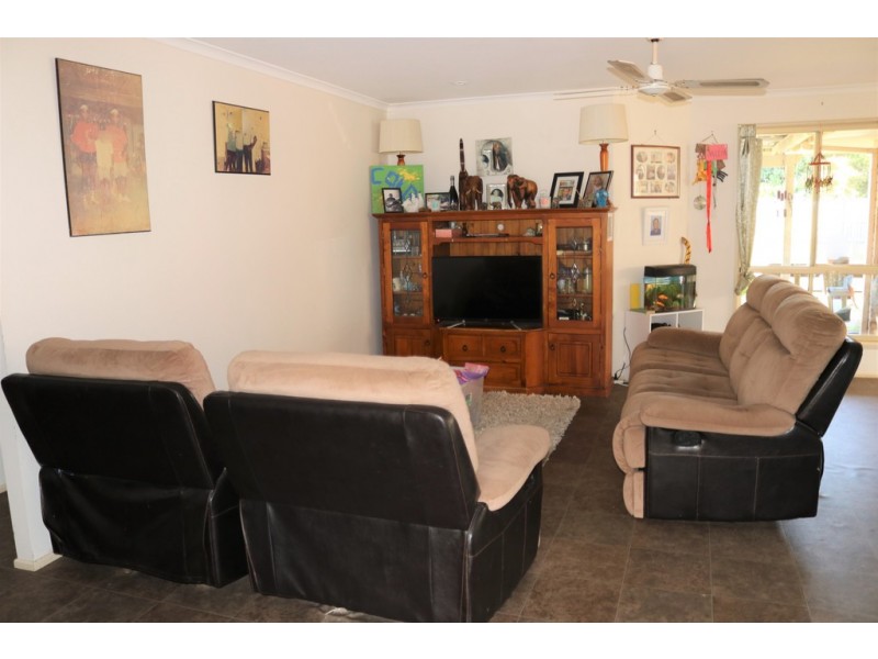 35 Ironbark Street, Kawungan QLD 4655