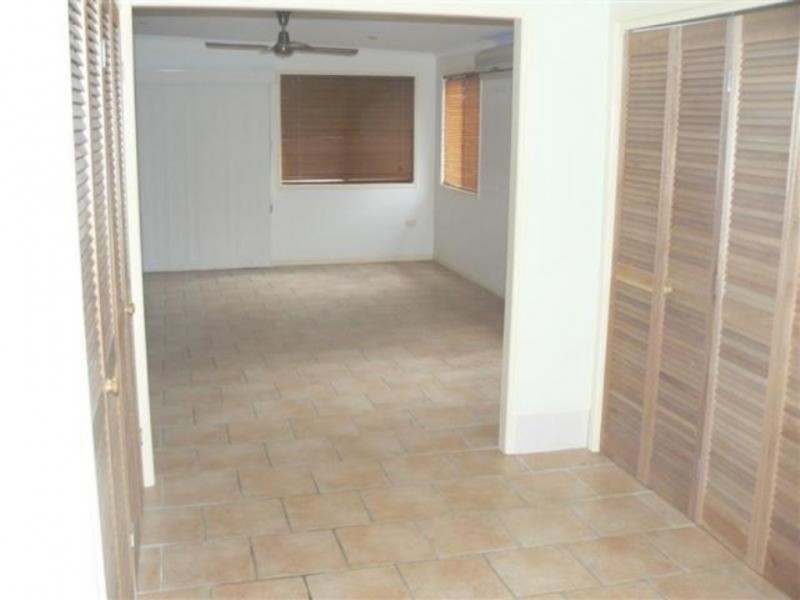 665a Esplanade, Urangan QLD 4655