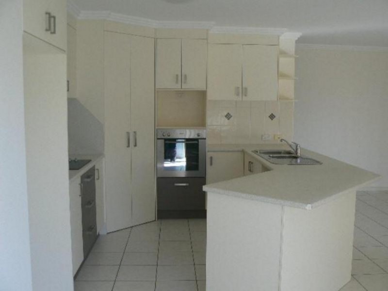 4 Cambridge Way, Urraween QLD 4655