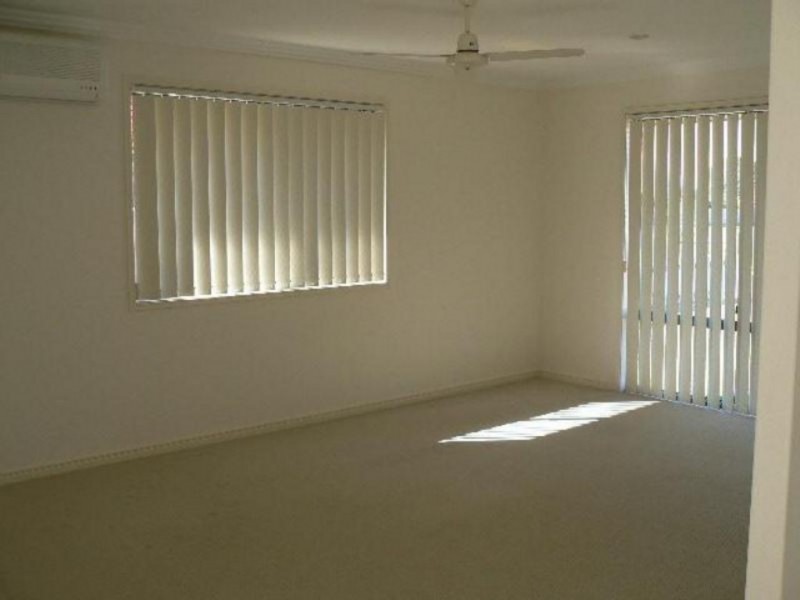 4 Cambridge Way, Urraween QLD 4655