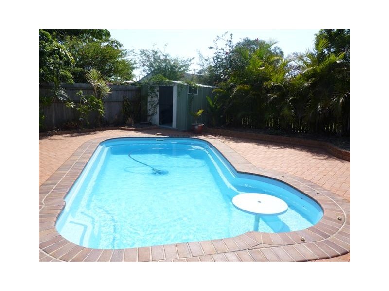 14 Gibbs Street, Urangan QLD 4655