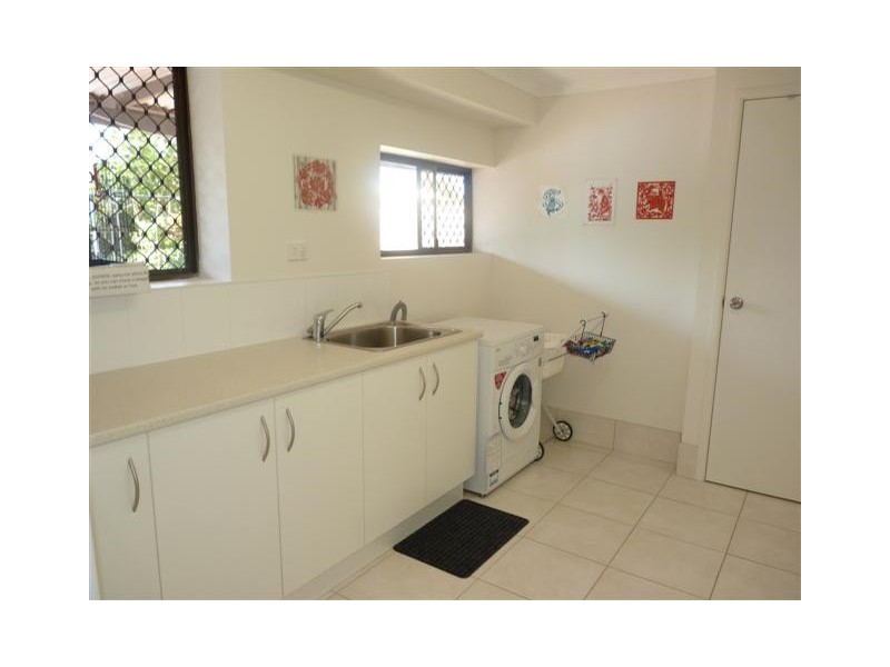 14 Gibbs Street, Urangan QLD 4655