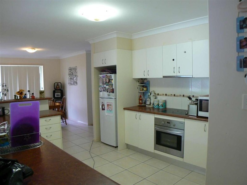 11 Trill Ct, Urangan QLD 4655