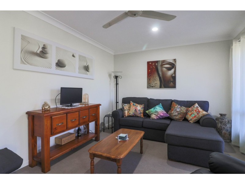 11 Whipbird Court, Urangan QLD 4655