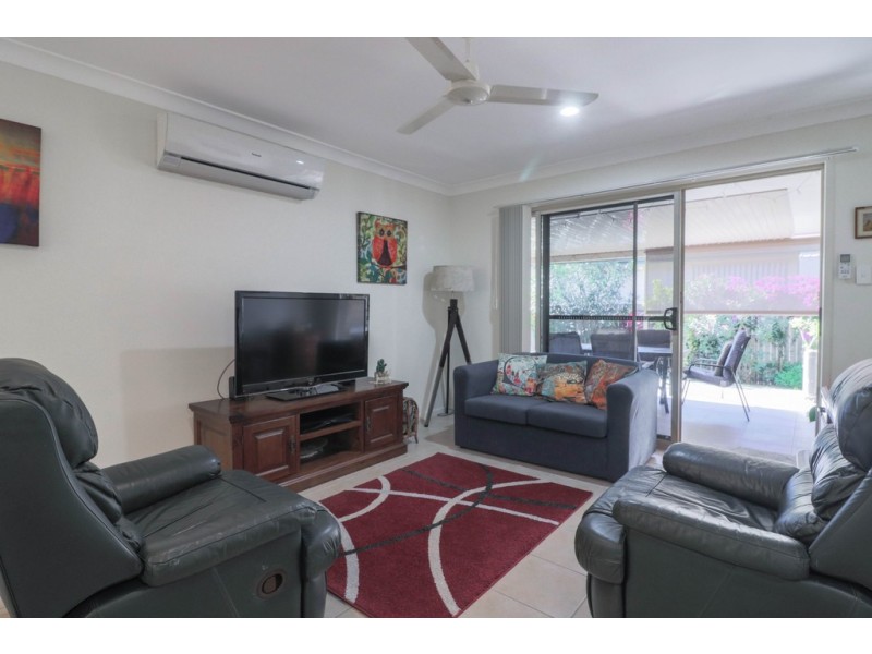 11 Whipbird Court, Urangan QLD 4655
