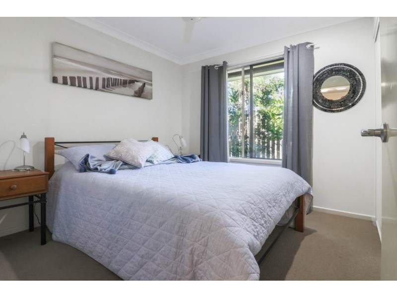 11 Whipbird Court, Urangan QLD 4655
