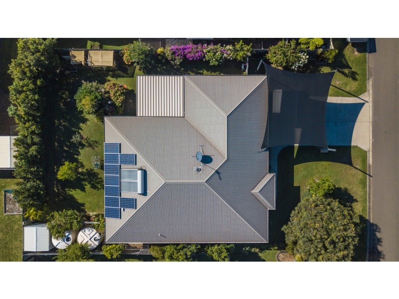 11 Whipbird Court, Urangan QLD 4655