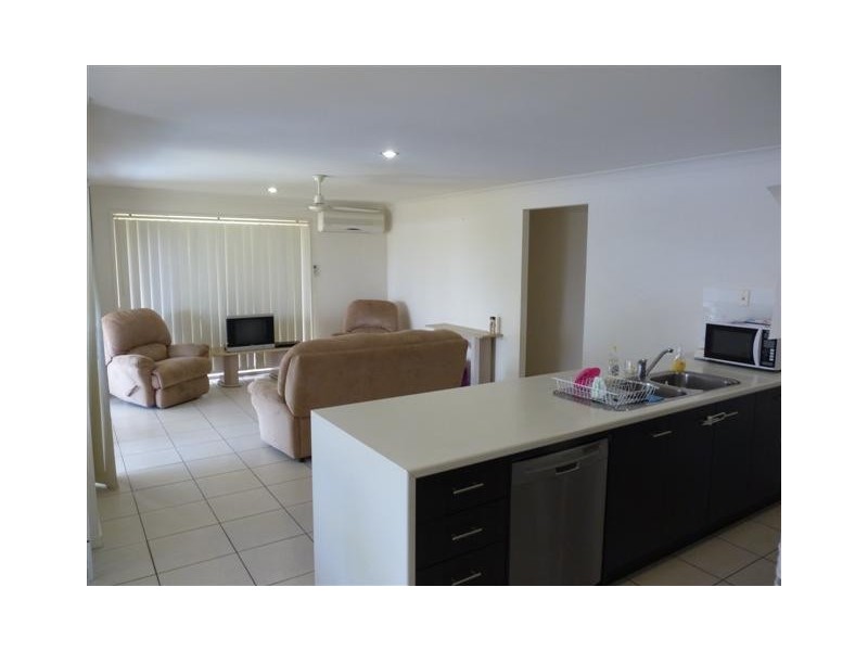 11 Golden Grove Ct, Eli Waters QLD 4655