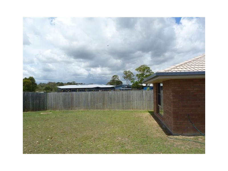 11 Golden Grove Ct, Eli Waters QLD 4655