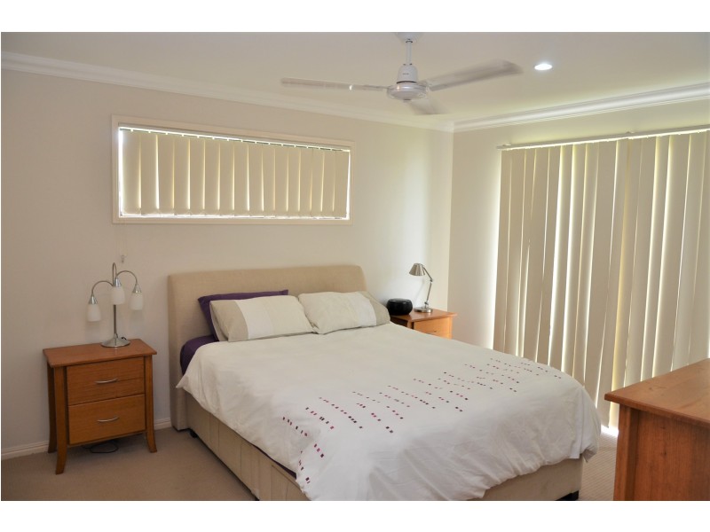 17 Isis Ct, Eli Waters QLD 4655