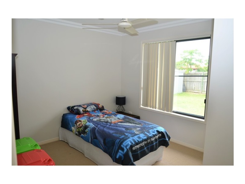 17 Isis Ct, Eli Waters QLD 4655