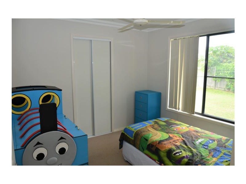 17 Isis Ct, Eli Waters QLD 4655