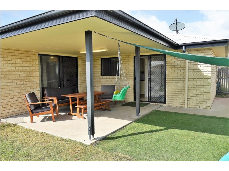 17 Isis Ct, Eli Waters QLD 4655