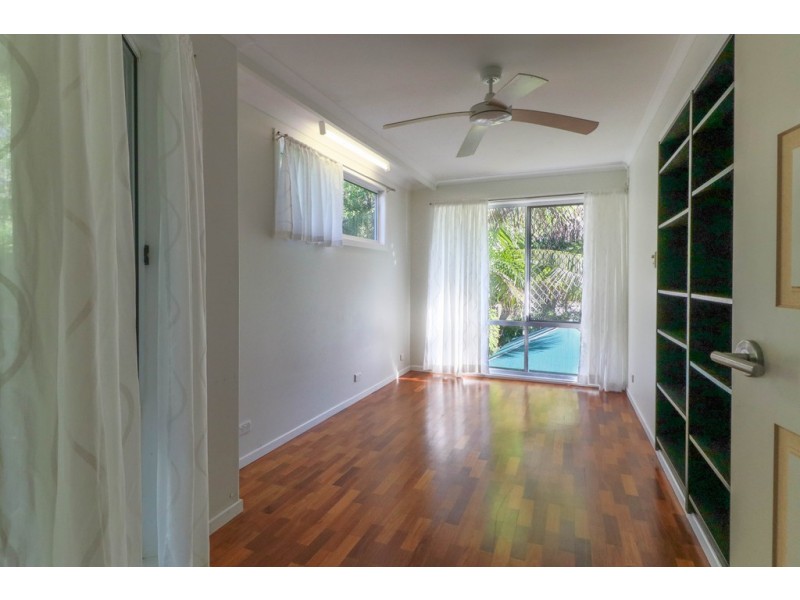 43 Richard Street, Urangan QLD 4655