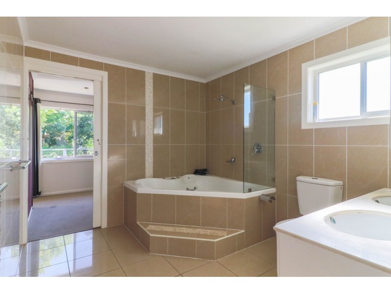 43 Richard Street, Urangan QLD 4655